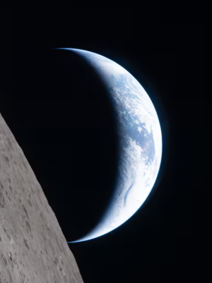La Terra
                fotografata da Artemis II